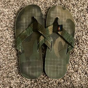 Rainbow flip flops size 10 camo